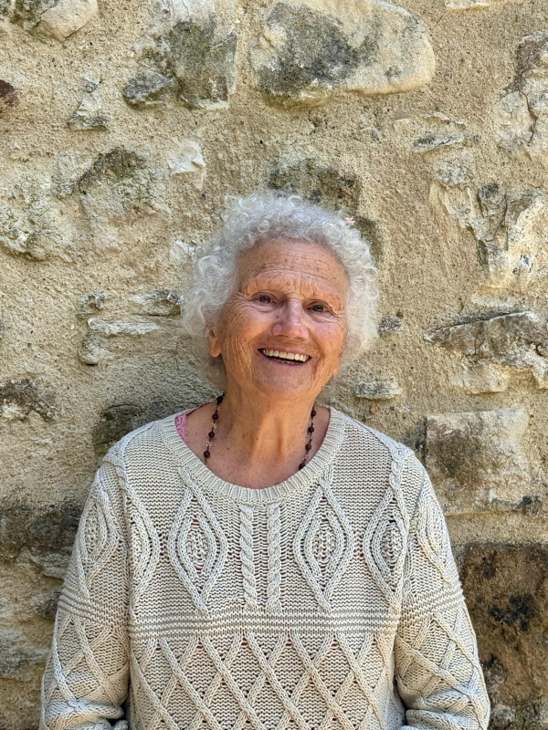 Traducteur de sanskrit, traducteur de francais - sanskrit et sanskrit - francais. Portrait de Dîpa Hélène Marinetti