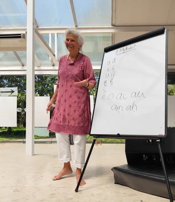 Dîpa Hélène Marinetti en conférence au Festival de Yoga de Paris